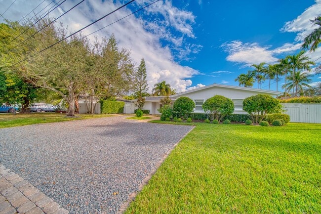 Building Photo - 7621 SW 65th Pl