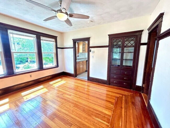 Building Photo - 41 Dunbar Ave