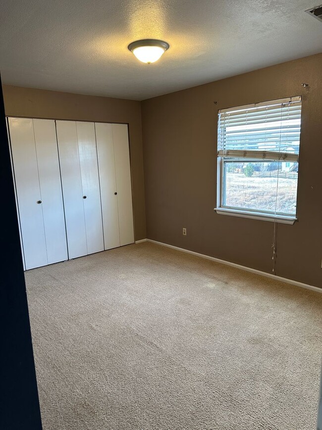 Building Photo - 1185 S Gilbert St