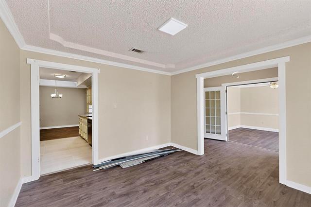 Building Photo - 2407 Meadow Creek Dr