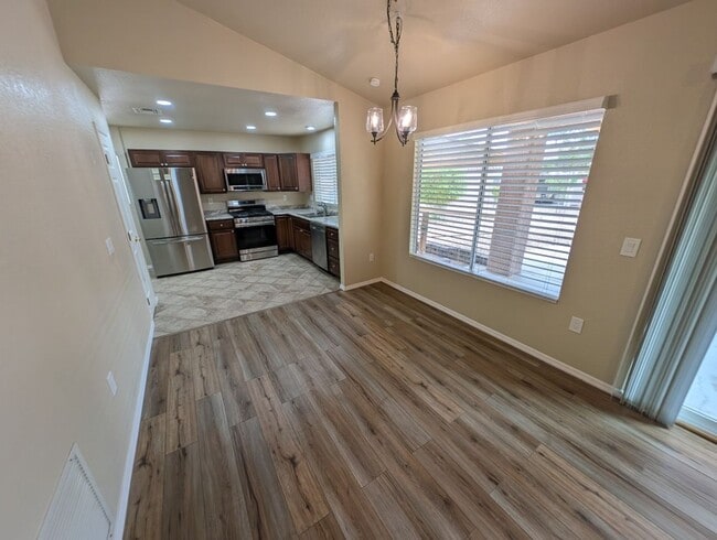 Building Photo - 9729 Buckhorn Dr