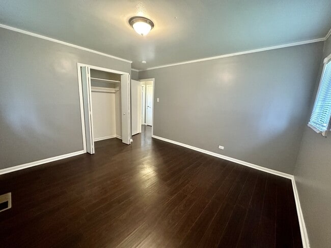 Building Photo - 420 Indianwood Blvd