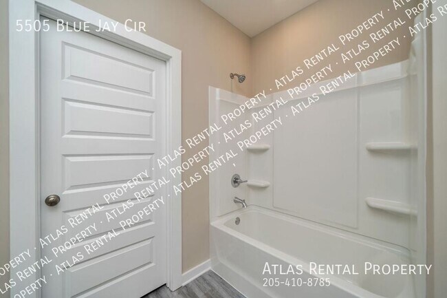 Building Photo - 5505 Blue Jay Cir