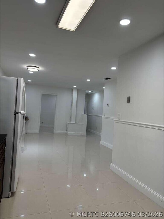Building Photo - 710 Columbus Pkwy