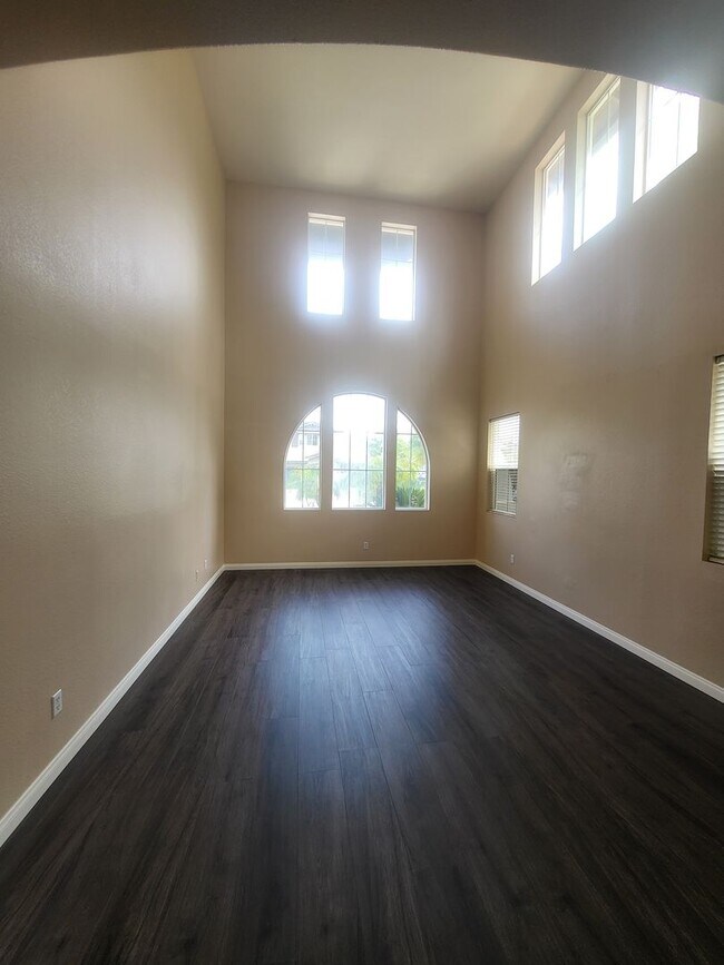 Building Photo - Wonderful Paseo Del Sol Home - 5+ Bedroom ...