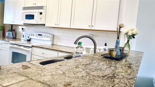 Building Photo - 2931 SW 87th Terrace