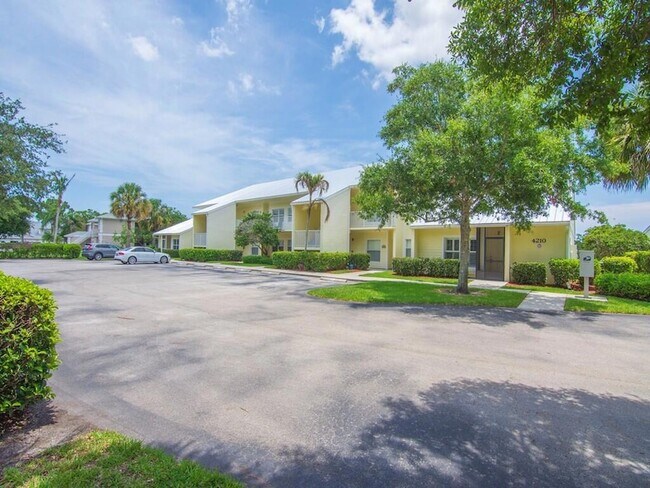 Building Photo - 4210 Gator Trace Ave