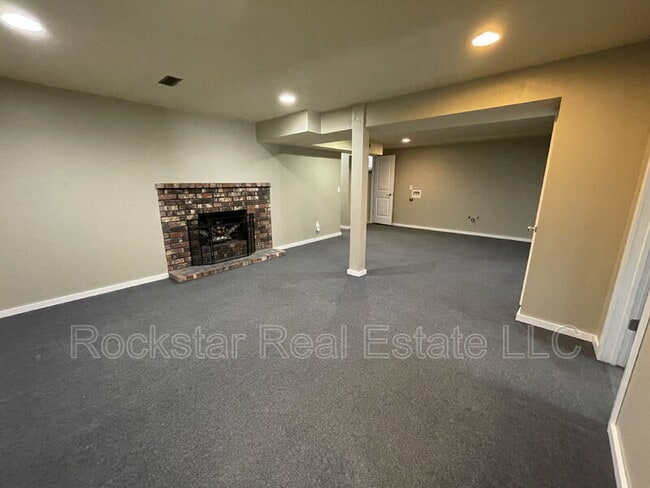 Building Photo - 9514 N Howard St