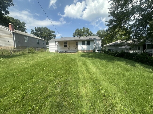 Building Photo - 1426 Comet Dr
