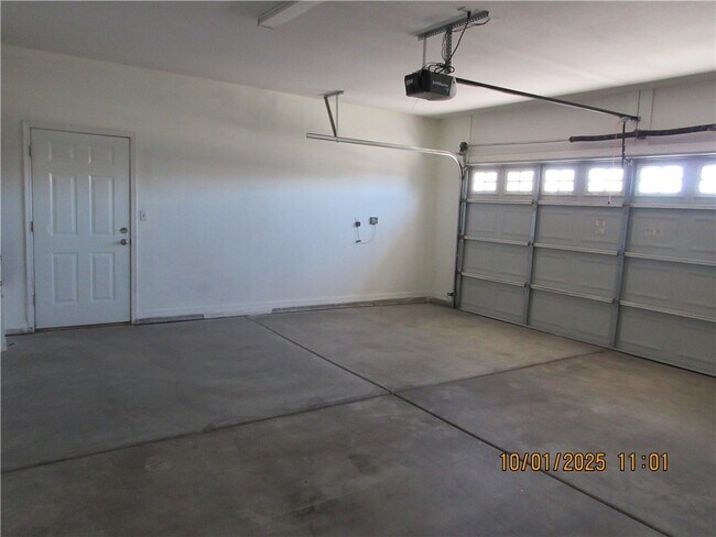 Building Photo - 2301 Graystone Dr