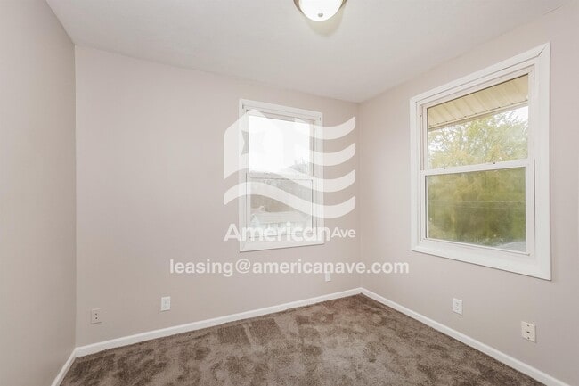 Building Photo - 242 E Park Blvd