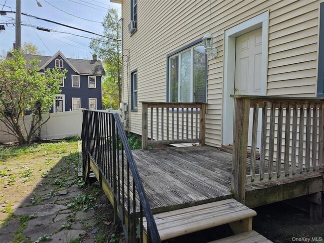 Building Photo - 60 Main St