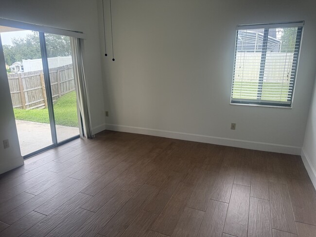 Building Photo - 1040 Manigan Ave