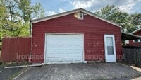 Building Photo - 1210 Farmington Ave