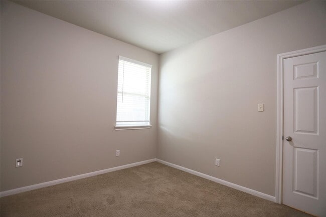 Building Photo - 26046 Quiet Field Ct