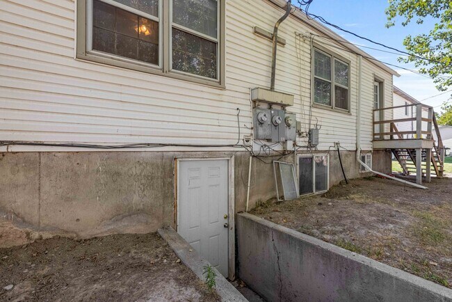Building Photo - M311AR