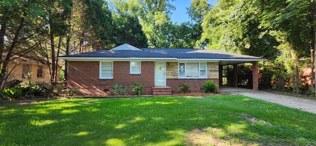 Primary Photo - 3 bedroom home near base