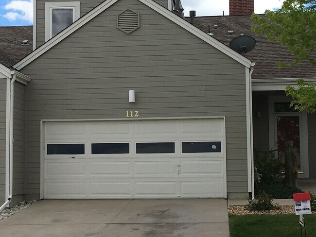 Building Photo - Lake Side Denver Townhome