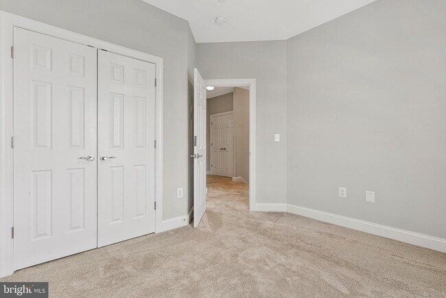 Building Photo - 947 Rye Dr