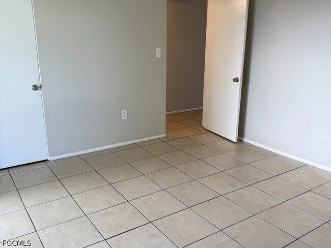Building Photo - 1830 Maravilla Ave