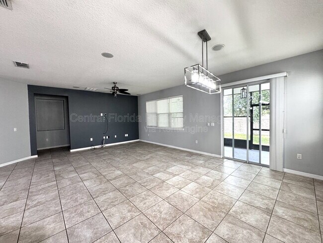 Building Photo - 11860 Thatcher Ave