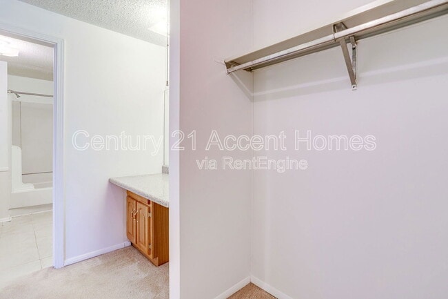 Building Photo - 5328 Larochelle Ct