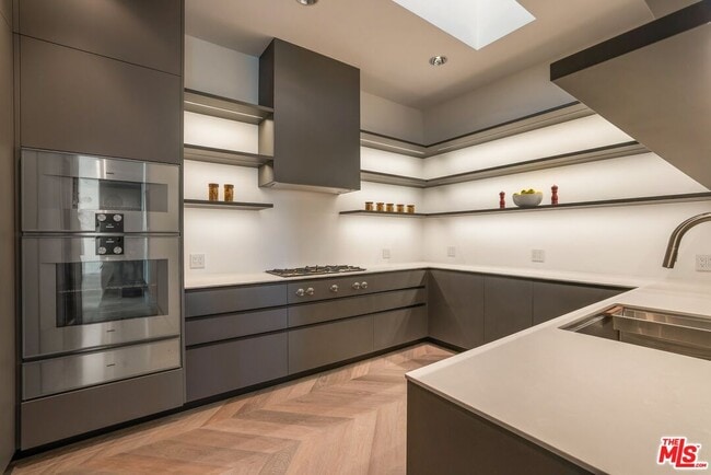 Building Photo - 9405 Sierra Mar Pl