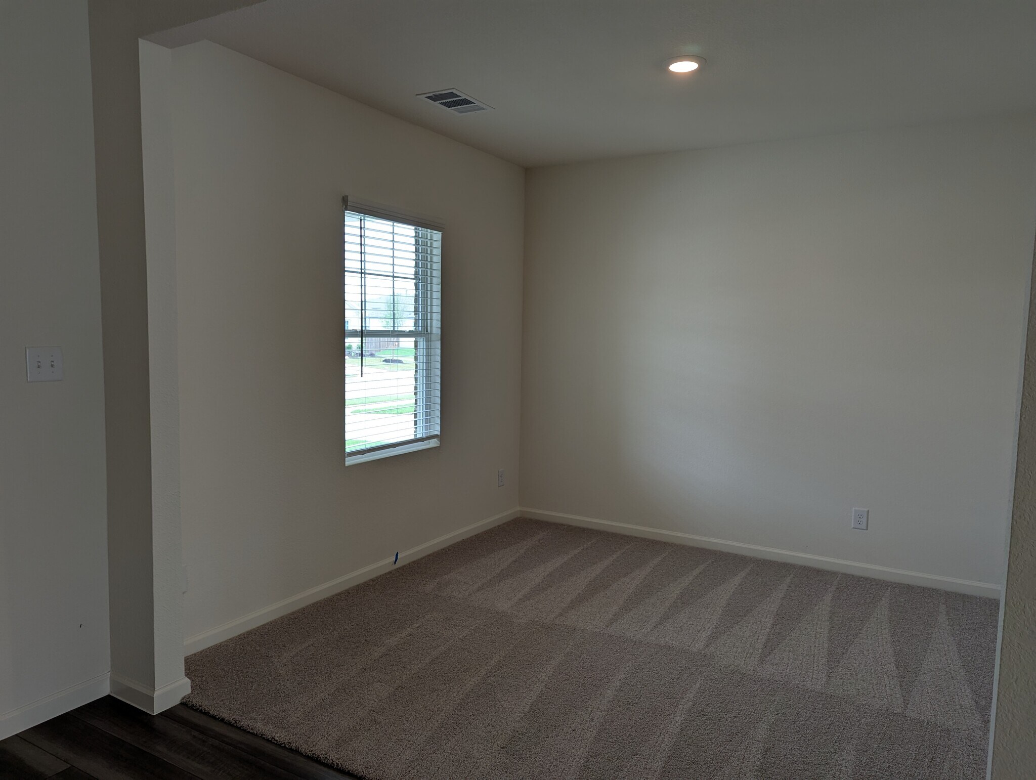 Building Photo - 1856 Lockhart Dr
