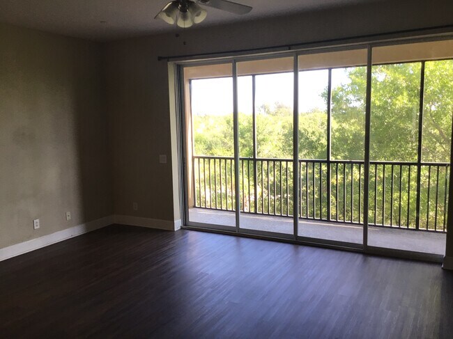 Building Photo - 1189 Venetian Harbor Drive NE