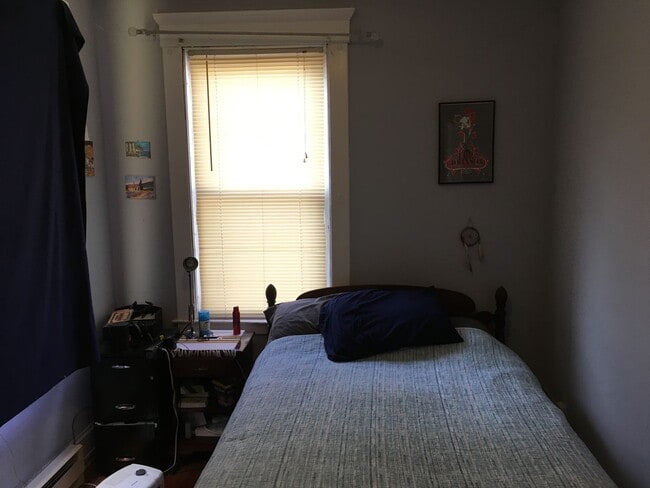 Building Photo - Bright 1BR in East Rock | Gas & Hot Water Included | Steps from Yale & Trails