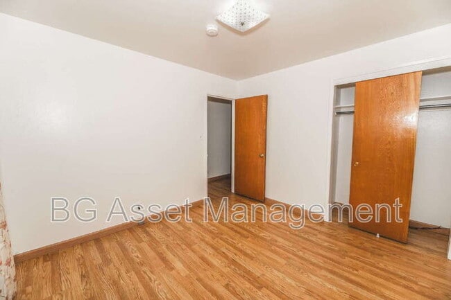 Building Photo - 1011 Manor Rd