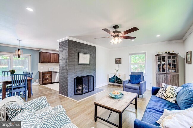 Building Photo - 7806 Jansen Dr