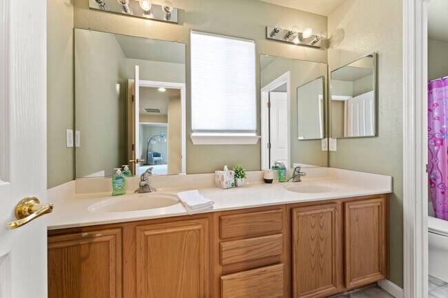 Building Photo - 2931 Blue Grouse Dr
