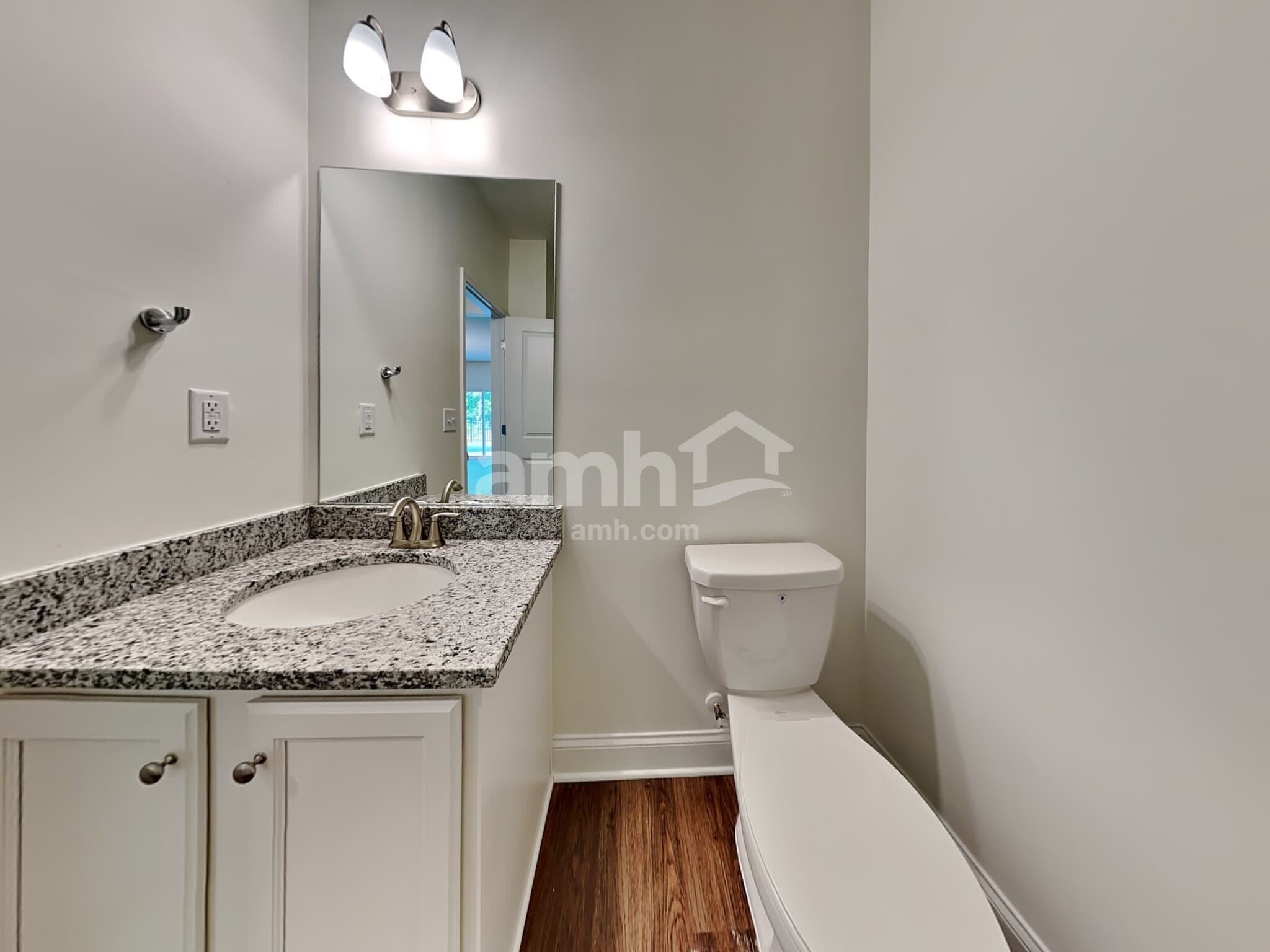 Building Photo - 574 Slew Dr
