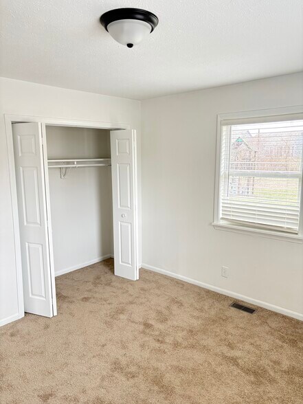 Building Photo - 434 Cedar Glen Dr