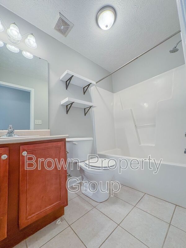 Building Photo - 3426 Broomsgrove Dr