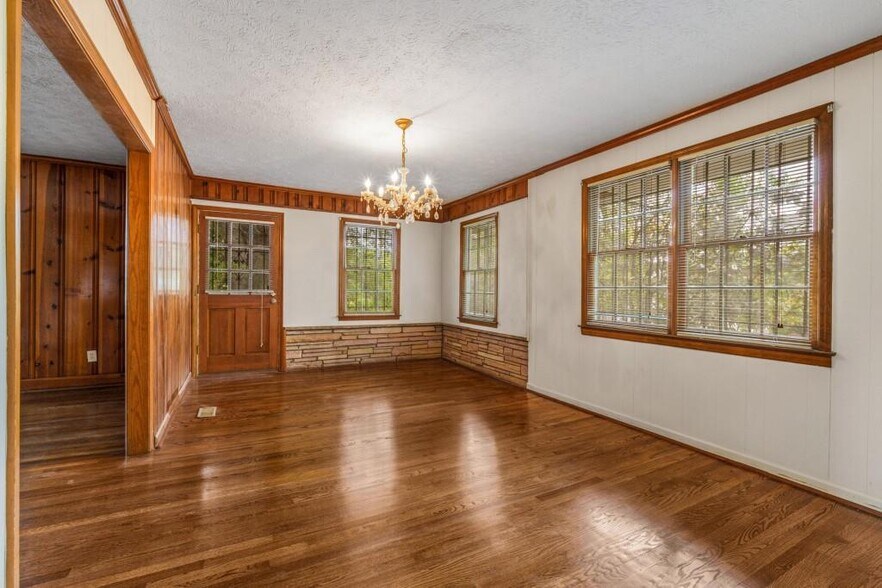 Building Photo - 1930 Hollywood Rd NW