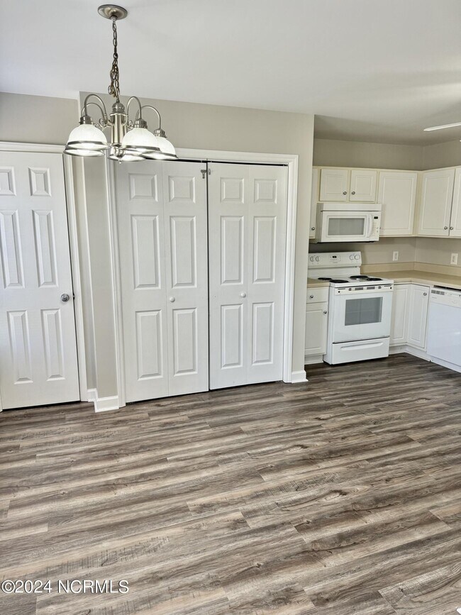 Building Photo - 4208 Brook Creek Ln