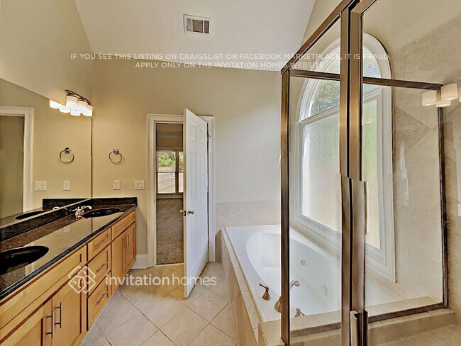 Building Photo - 14 Whitegrass Ct