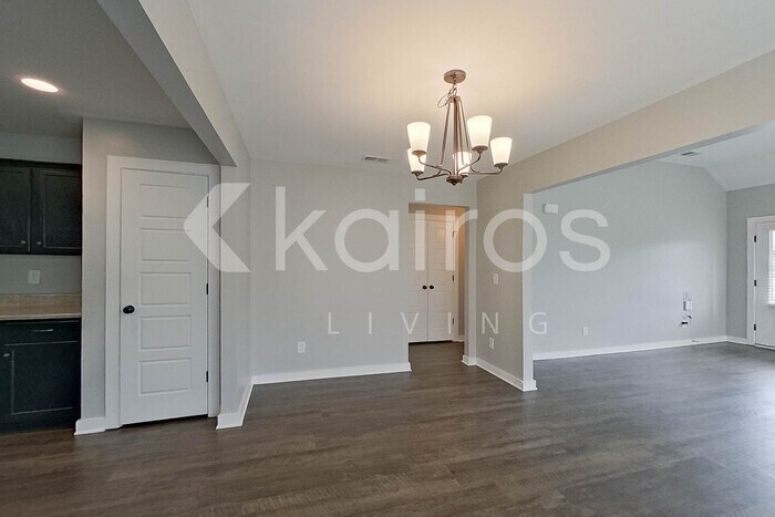 Building Photo - 855 Maple Trce