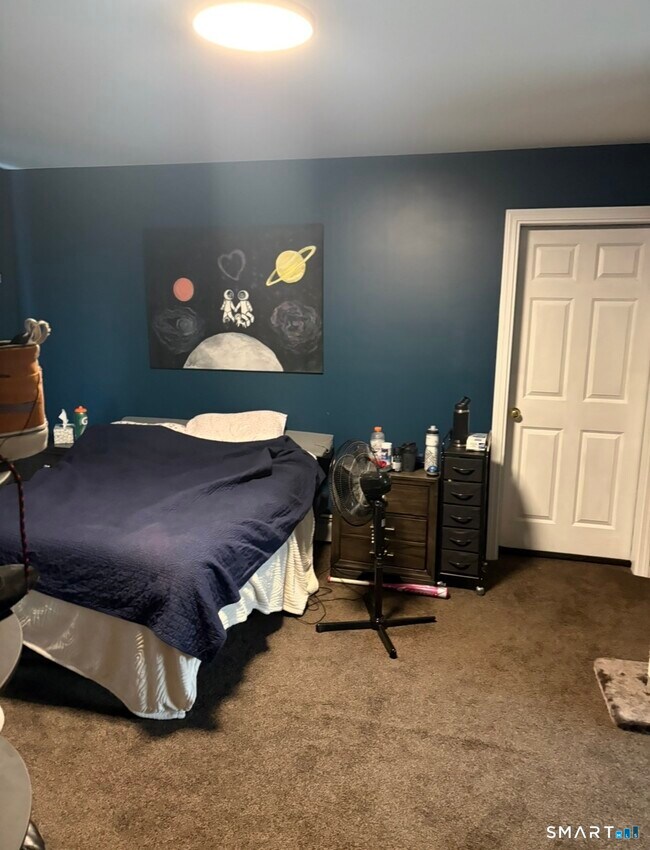 Building Photo - 939 N Main St