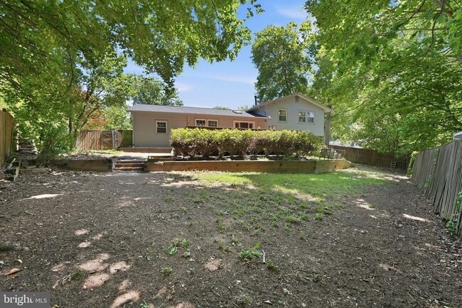 Building Photo - 8609 Woodview Dr
