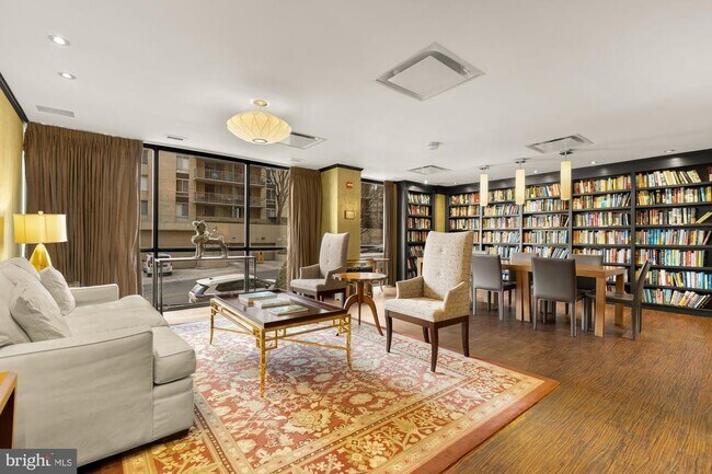 Building Photo - 4620 N Park Ave