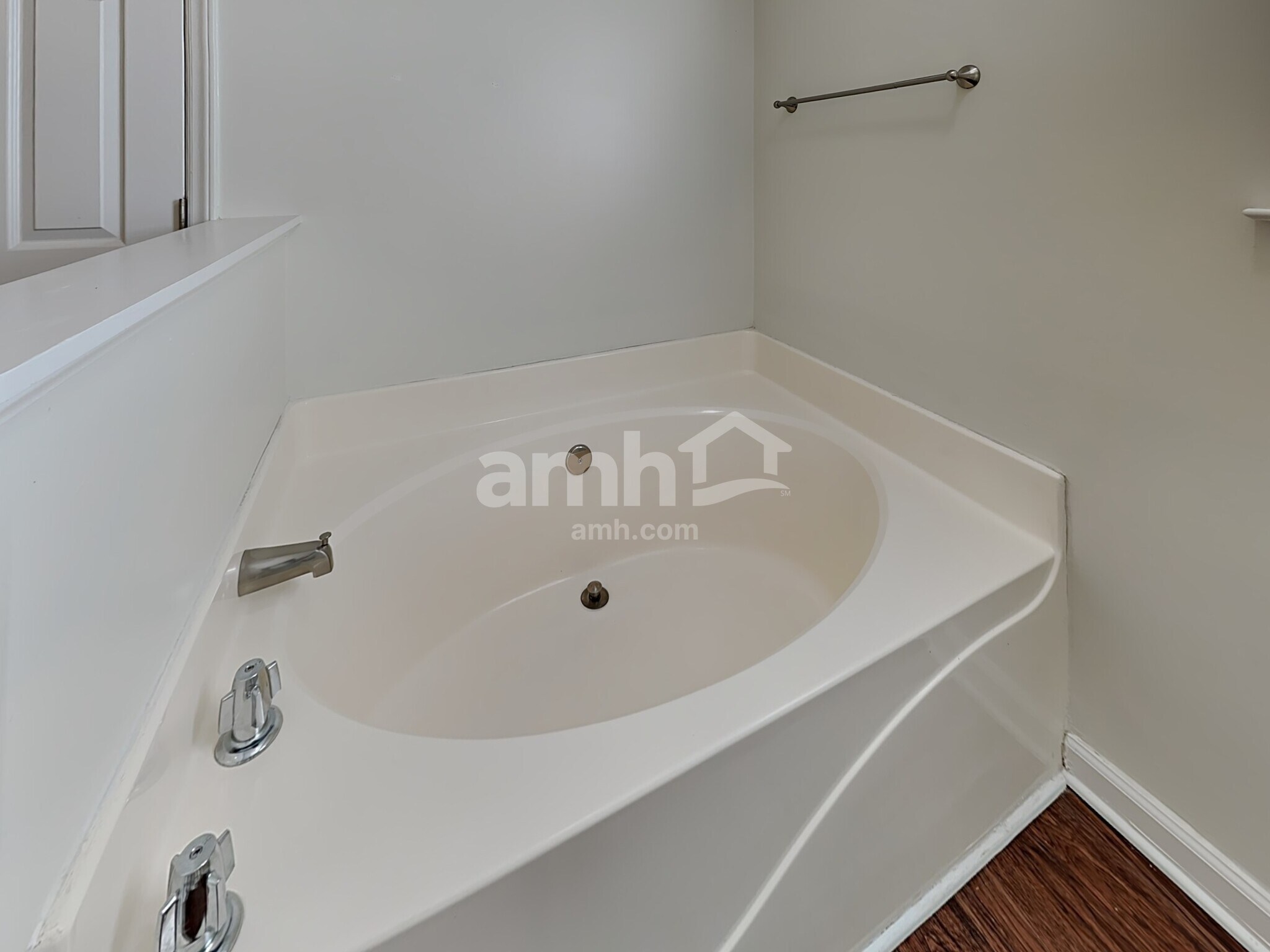 Building Photo - 615 Asheby Woods Rd