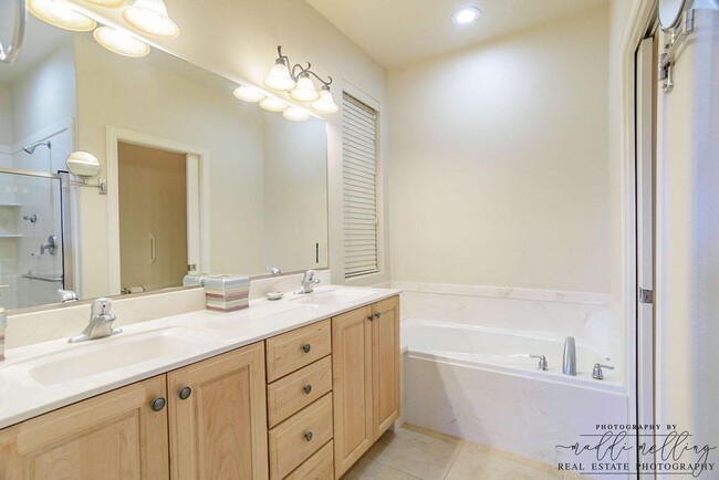Building Photo - Crescent Heights Home: 55+ Community