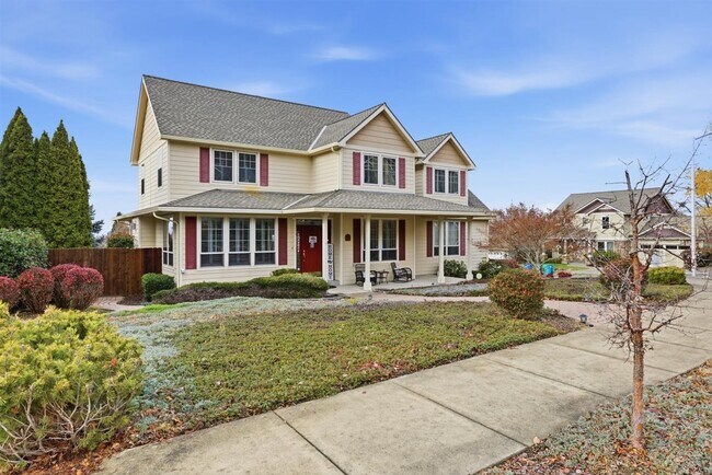 Building Photo - 69 Greenmoor Dr