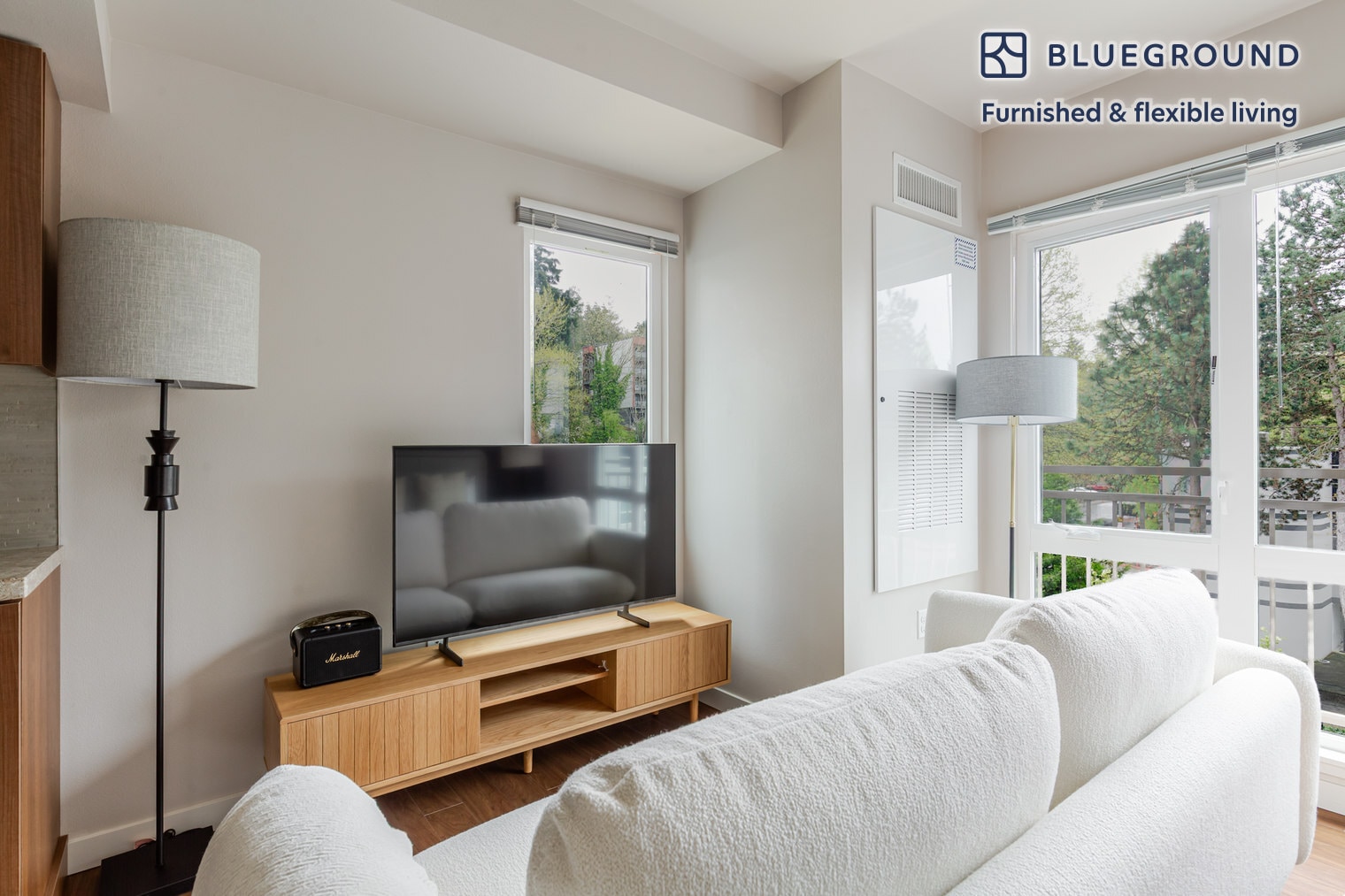 Building Photo - 10333 Main St