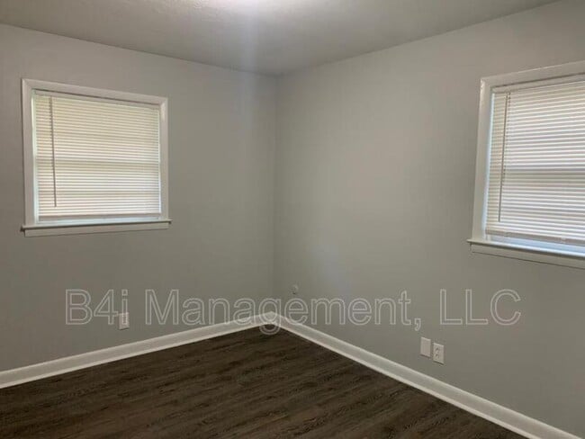Building Photo - 4807 Gardiner Dr