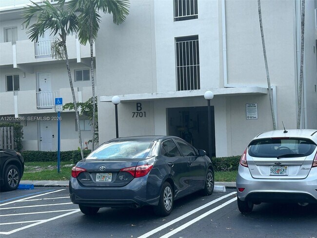 Building Photo - 7701 SW 88th St