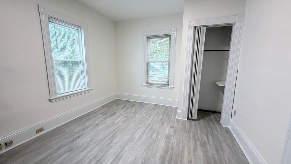 Building Photo - 76 Antwerp St